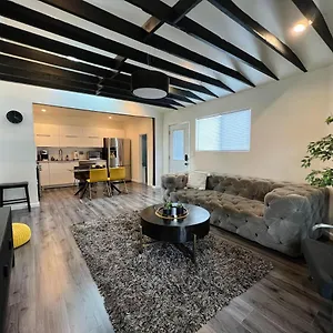 Memorable Renovated 1br Unit By The Pool Holiday home Los Angeles